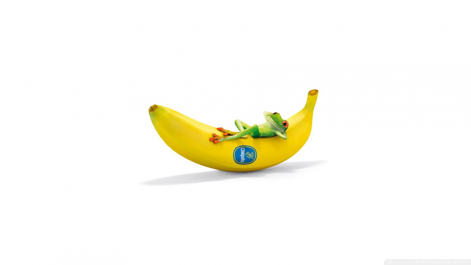 Лягушка на банане отдыхает HD фото картинки, обои рабочий стол