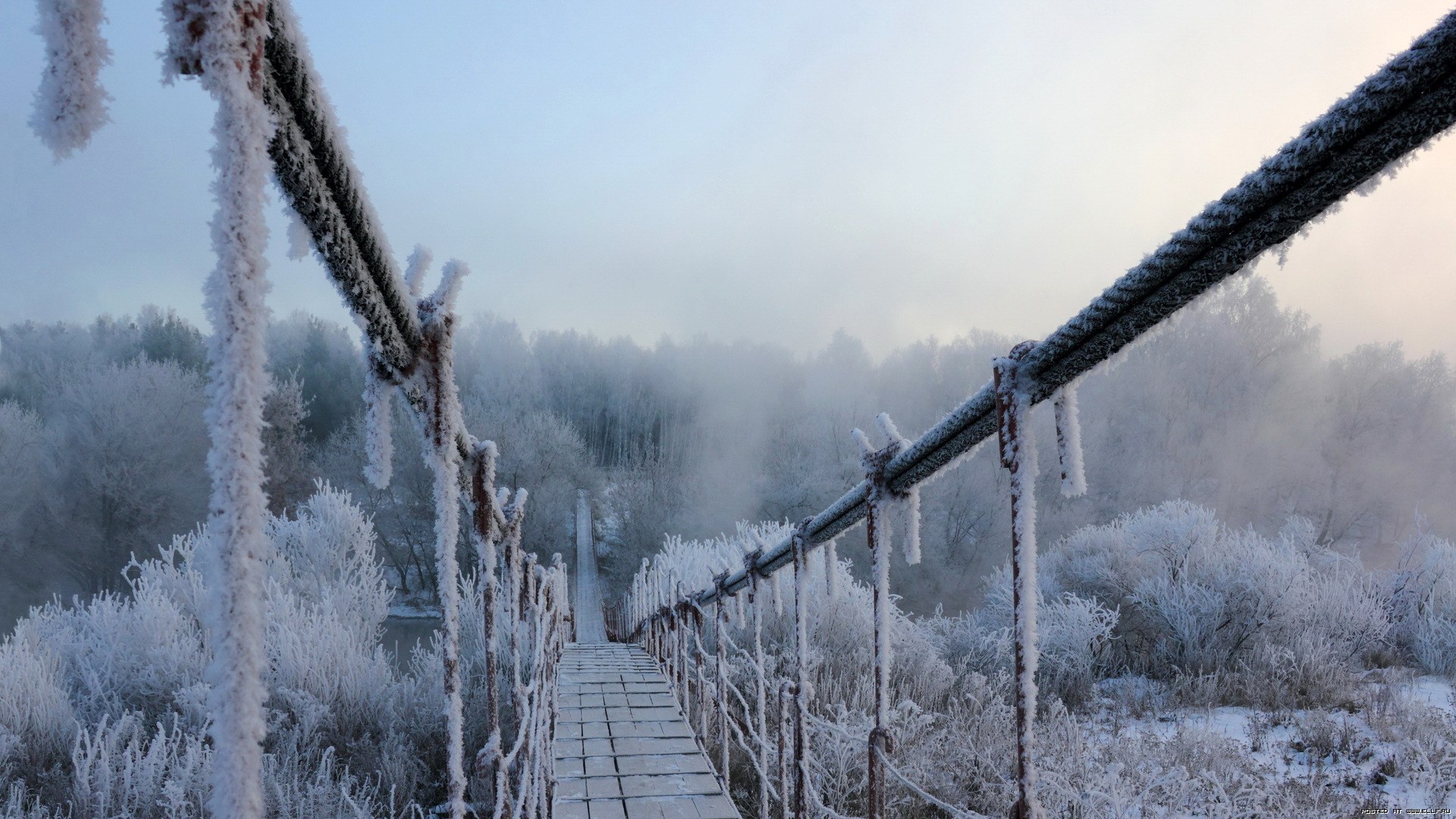 Длинный замороженный мост HD фото картинки, обои рабочий стол