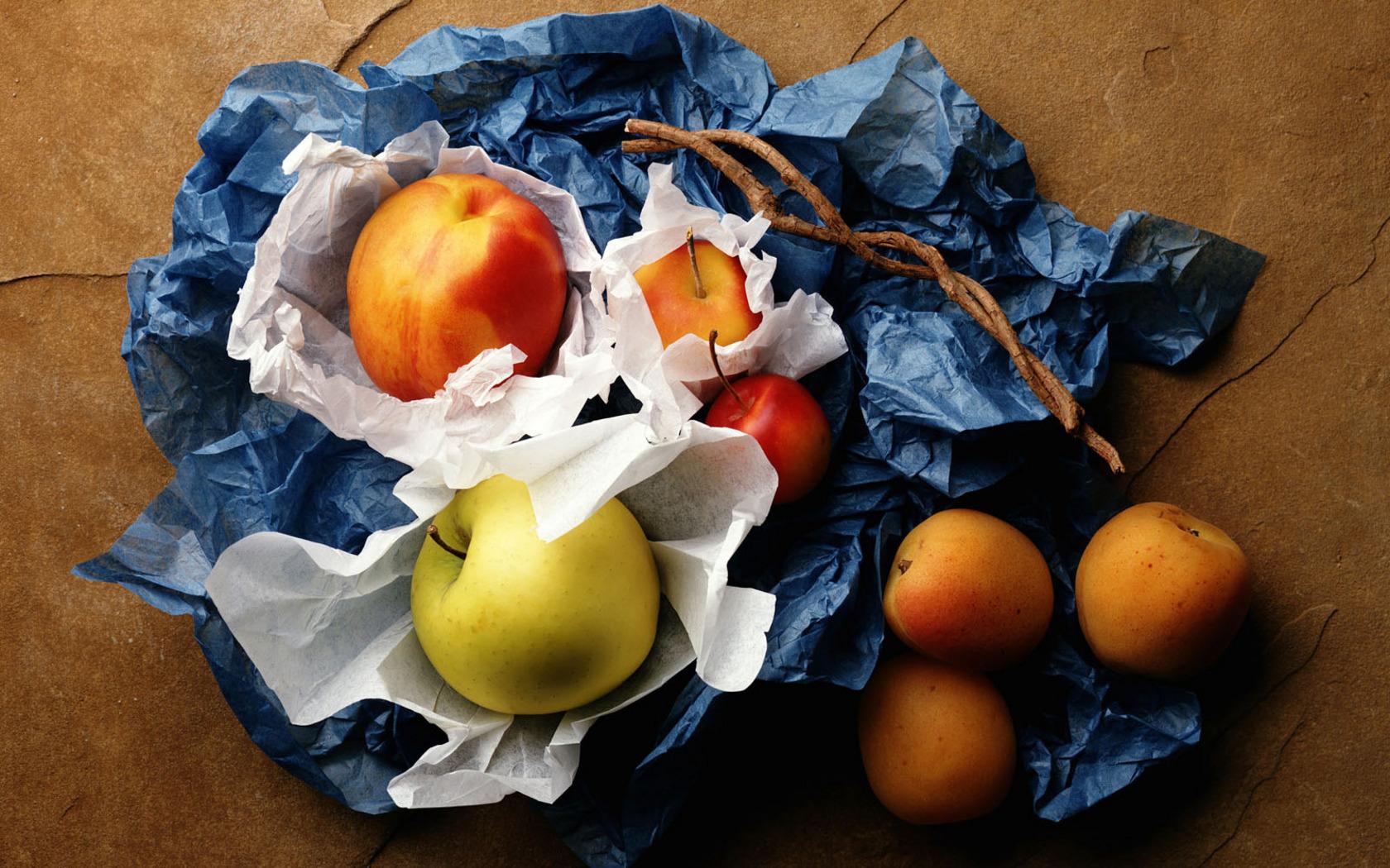 Персики и яблоки HD фото картинки, обои рабочий стол