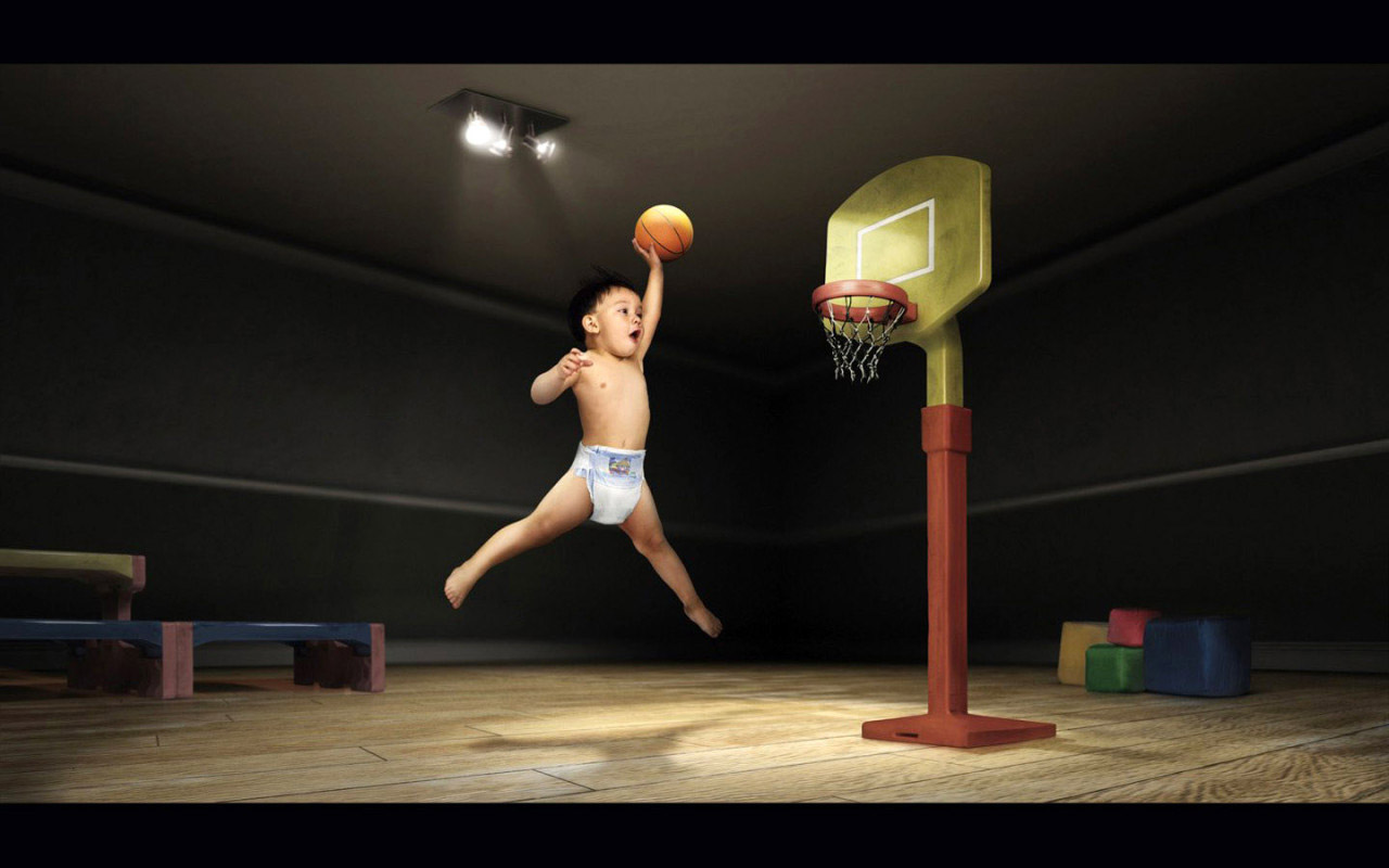 Ребенок играет в баскетбол Креативные с приколом картинки, обои рабочий стол