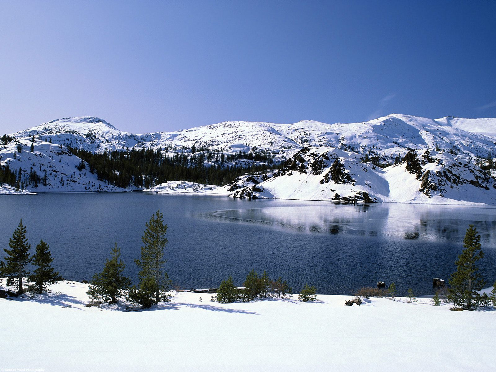Зимняя природа, озеро, горы, снег Природа картинки, обои рабочий стол