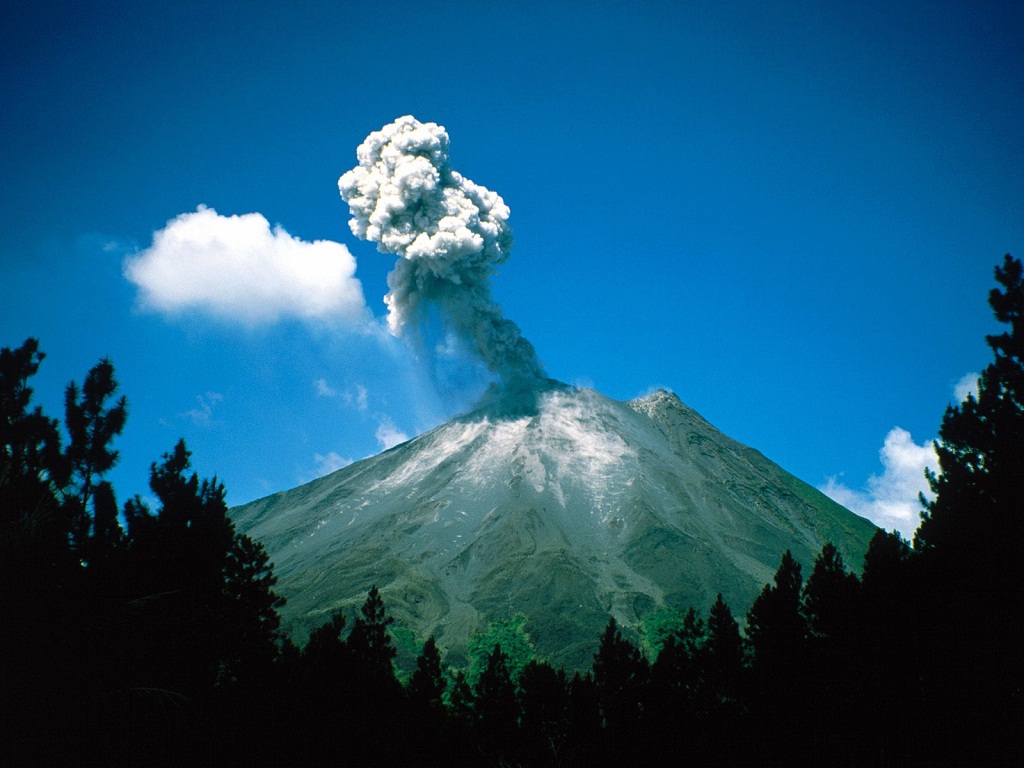 Красивый вид вулкана Природа картинки, обои рабочий стол