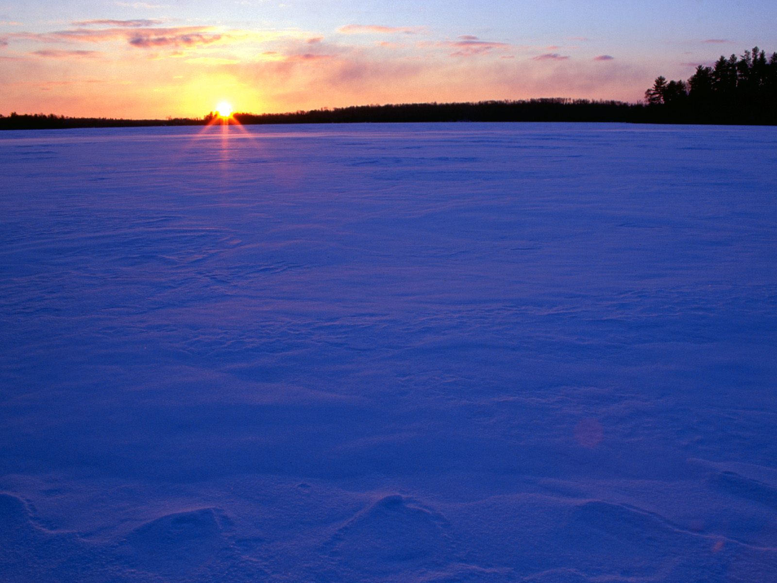 Зимний закат, снег, солнце, озеро Природа картинки, обои рабочий стол