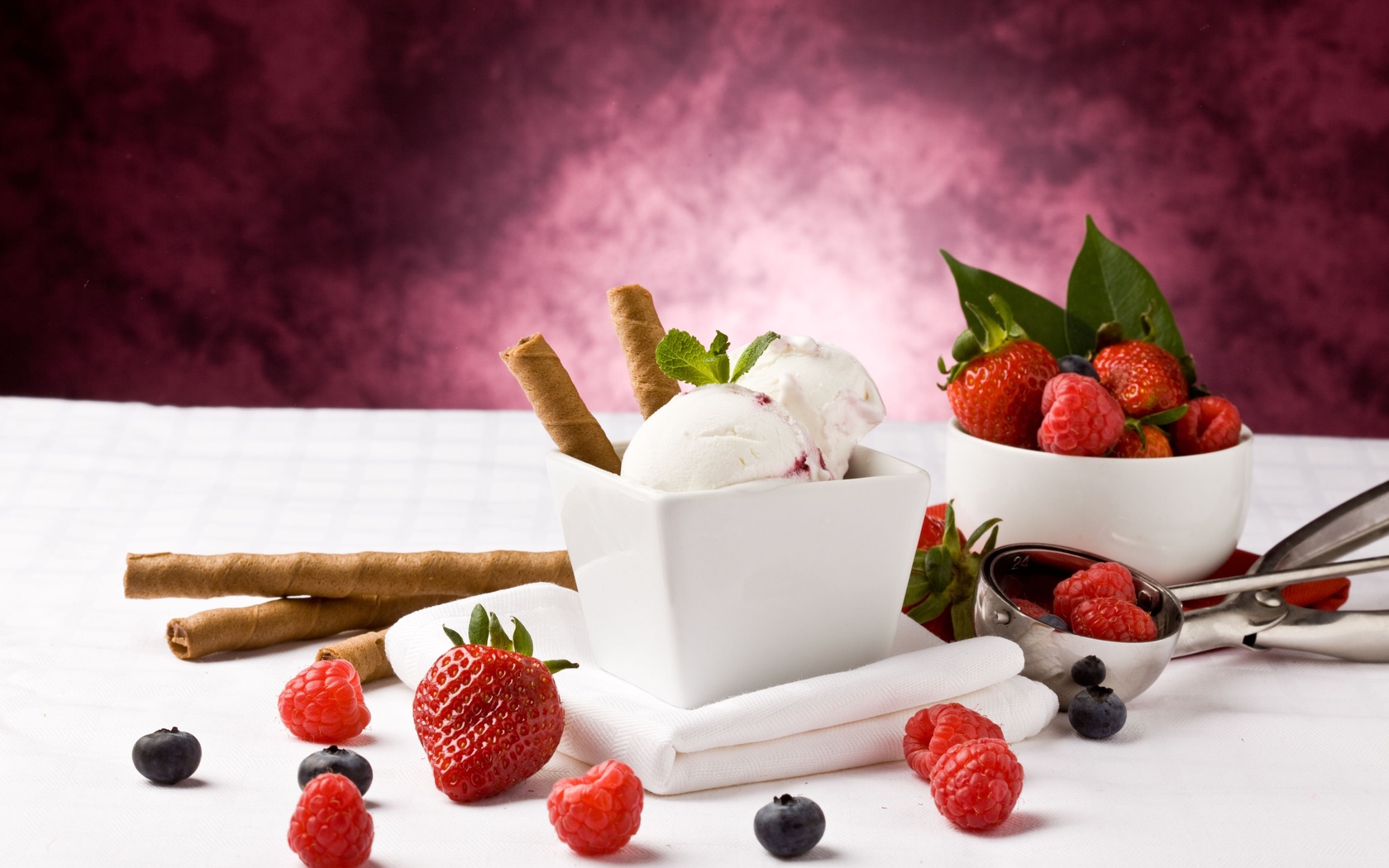 мороженое, ягоды, малина, клубника, черника HD фото картинки, обои рабочий стол