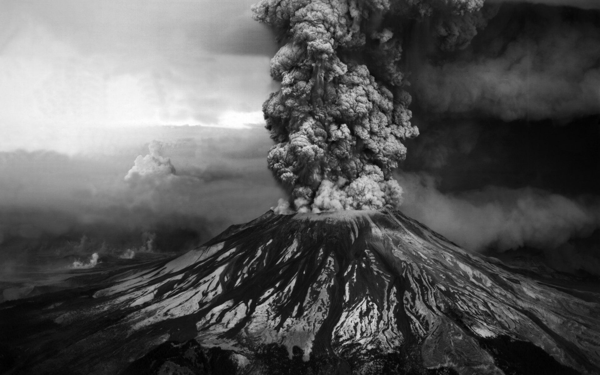 Извержение вулкана - черно-белая HD фото картинки, обои рабочий стол