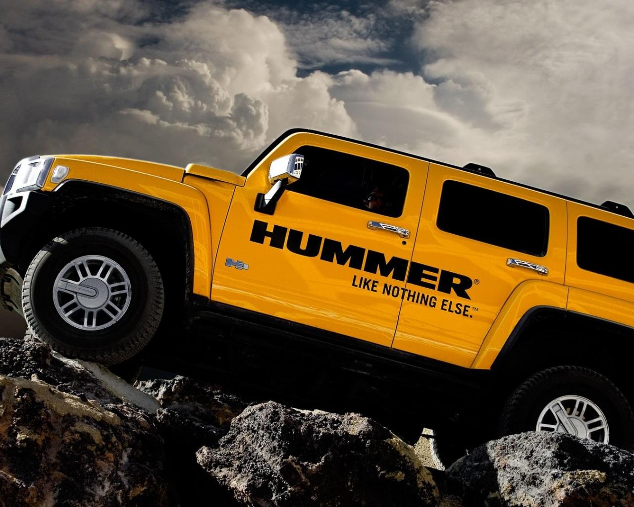 Hummer H3 на больших валунах Автомобили картинки, обои рабочий стол