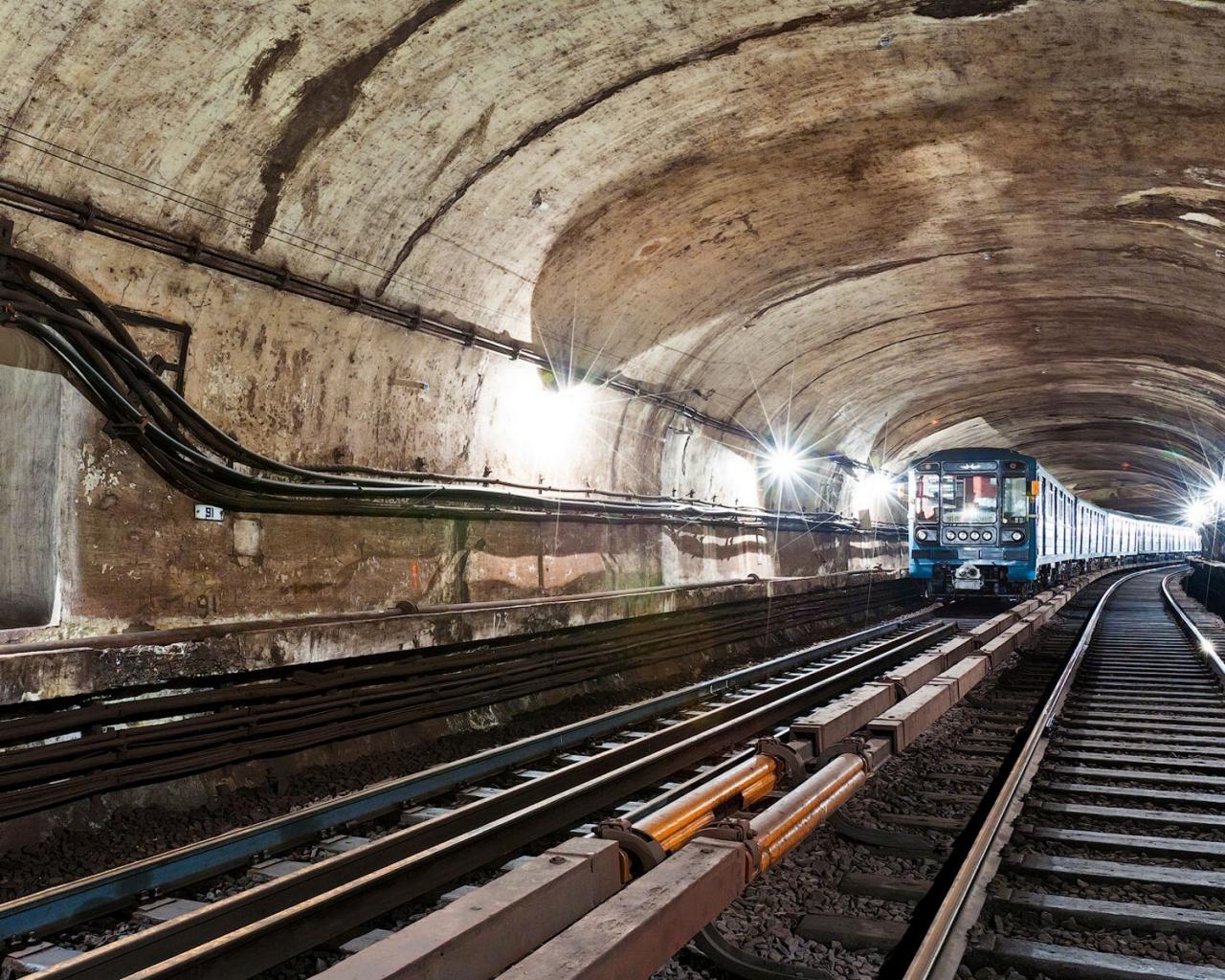 Метро, подземка, рельсы, шпалы, тунель, поезд Города картинки, обои рабочий стол